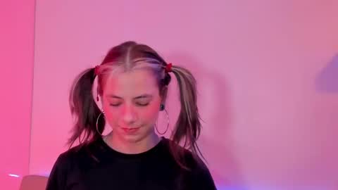 Snapshot of artemisablake chatting on 12.20.24 artemisablake online show from 12.20.24