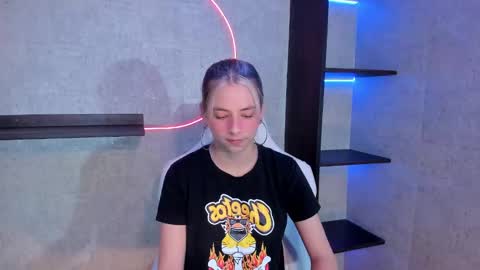 Snapshot of artemisablake chatting on 12.28.24 artemisablake online show from 12.28.24