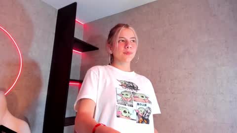 Snapshot of artemisablake chatting on 01.06.25 artemisablake online show from 01.06.25