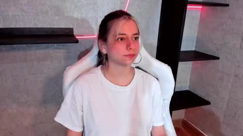 Snapshot of artemisablake chatting on 01.09.25 artemisablake online show from 01.09.25