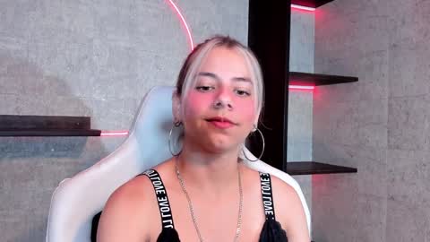 Snapshot of artemisablake chatting on 01.13.25 artemisablake online show from 01.13.25