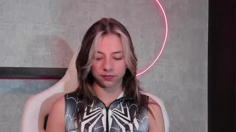 Snapshot of artemisablake chatting on 02.14.25 artemisablake online show from 02.14.25