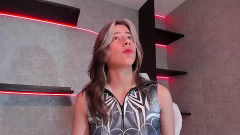 Snapshot of artemisablake chatting on 02.14.25 artemisablake online show from 02.14.25