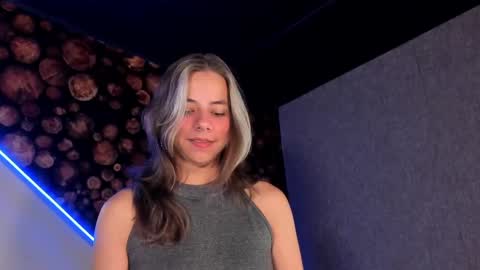 Snapshot of artemisablake chatting on 03.08.25 artemisablake online show from 03.08.25