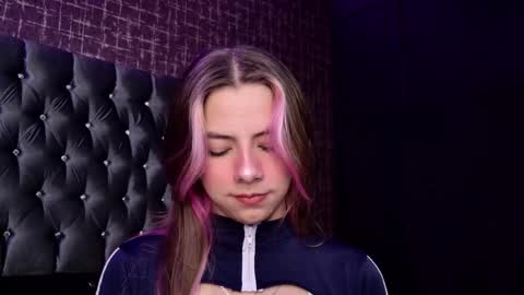 Snapshot of artemisablake chatting on 10.10.25 artemisablake online show from 10.10.25