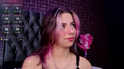 Snapshot of artemisablake chatting on 10.16.25 artemisablake online show from 10.16.25