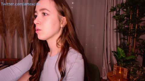 Snapshot of artexcite_ chatting on 01.27.25 Lina online show from 01.27.25