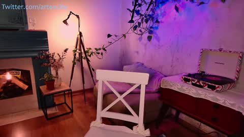 Snapshot of artexcite_ chatting on 02.28.25 Lina online show from 02.28.25