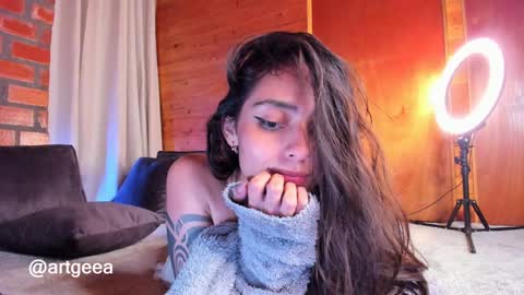 Linda  independent model artgeea online show from 12.12.24