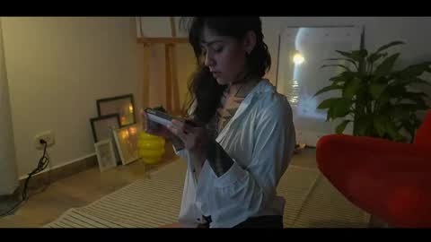 Linda  independent model artgeea online show from 04.29.26