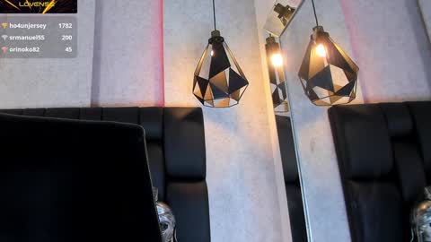 Snapshot of arthurlam chatting on 12.12.24 Arthur online show from 12.12.24