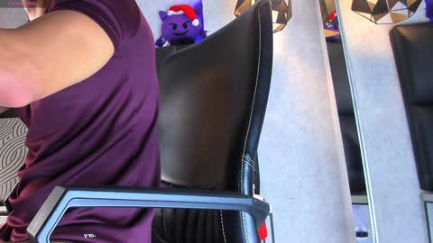 Snapshot of arthurlam chatting on 12.16.24 Arthur online show from 12.16.24