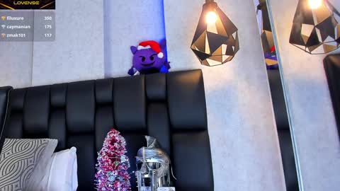 Snapshot of arthurlam chatting on 12.17.24 Arthur online show from 12.17.24