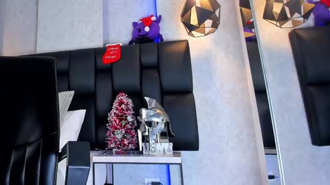 Snapshot of arthurlam chatting on 01.04.25 Arthur online show from 01.04.25