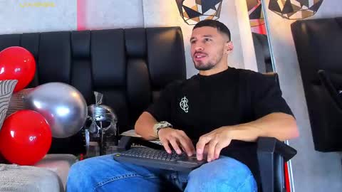 Snapshot of arthurlam chatting on 02.16.25 Arthur online show from 02.16.25