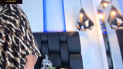 Snapshot of arthurlam chatting on 03.01.25 Arthur online show from 03.01.25