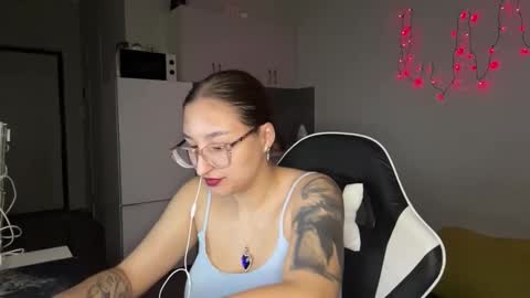 Snapshot of arthurmomaya chatting on 02.23.26 Mia online show from 02.23.26