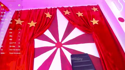 MIA OF artmiajoy online show from 10.15.25