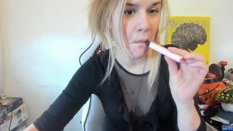 MIA online show from 03.10.25