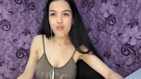 Snapshot of arvillahamner chatting on 02.26.26 Amina online show from 02.26.26