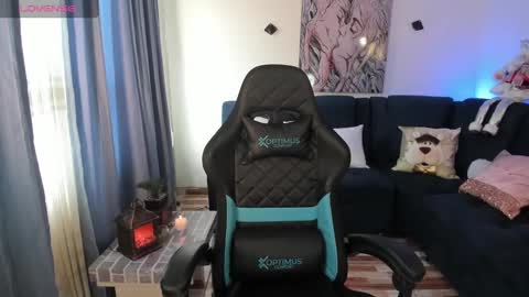 Snapshot of arwenstar11 chatting on 12.27.24 hellen online show from 12.27.24