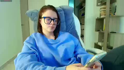 Snapshot of arya_starkw chatting on 09.08.25 Ary 3 online show from 09.08.25