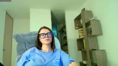 Snapshot of arya_starkw chatting on 09.15.25 Ary 3 online show from 09.15.25