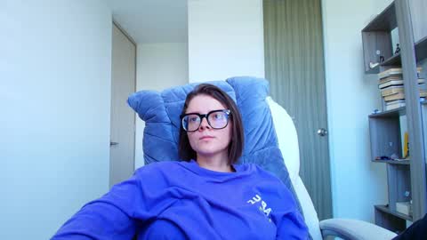 Snapshot of arya_starkw chatting on 09.25.25 Ary 3 online show from 09.25.25