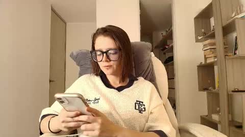 Snapshot of arya_starkw chatting on 10.03.25 Ary 3 online show from 10.03.25