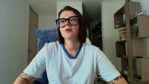 Snapshot of arya_starkw chatting on 10.13.25 Ary 3 online show from 10.13.25