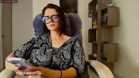 Snapshot of arya_starkw chatting on 11.08.25 Ary 3 online show from 11.08.25