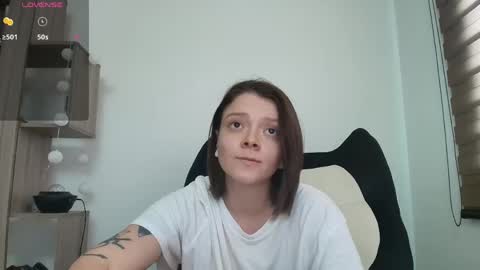 Snapshot of arya_starkw chatting on 05.24.26 Ary 3 online show from 05.24.26