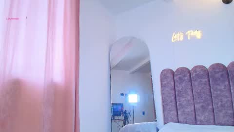 Snapshot of aryascollins chatting on 10.16.25 aryascollins online show from 10.16.25