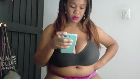 Snapshot of ashanty_1012 chatting on 10.09.25 ashanty_1012 online show from 10.09.25