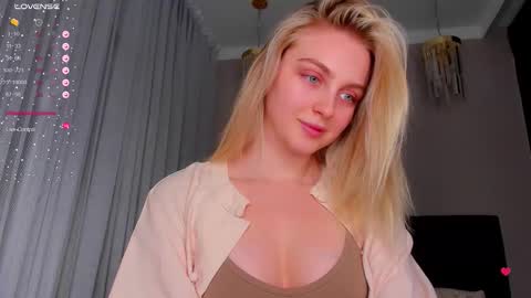 Snapshot of ashbunny_ chatting on 02.03.26 your pretty Ashley online show from 02.03.26