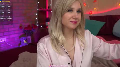 Snapshot of asherat69 chatting on 09.10.25 Anna Anya online show from 09.10.25