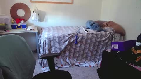 Ashley Scarlett online show from 09.17.25