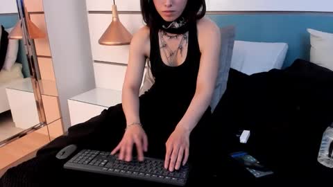 Ashkoreh online show from 11.19.25