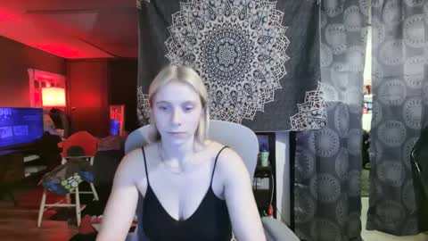 Ashlee Wolf online show from 12.23.24