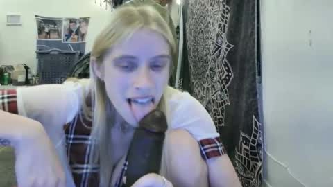 Ashlee Wolf online show from 11.11.25