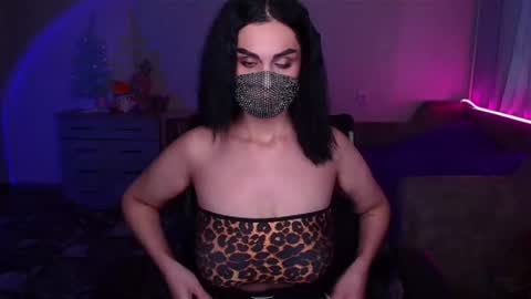   Yasmina   online show from 01.12.25