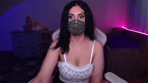   Yasmina   online show from 02.26.25