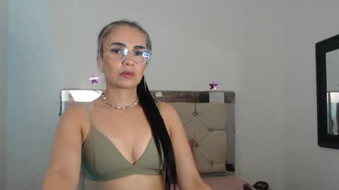 ashley__tylor online show from 01.30.25