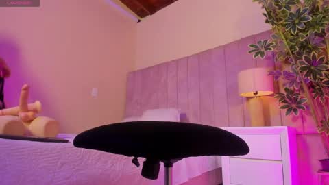 ashley_beaomunt online show from 04.15.26