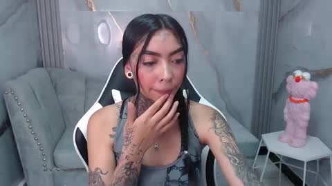 Snapshot of ashley_blum_v chatting on 09.15.25 ashley_blum_v online show from 09.15.25