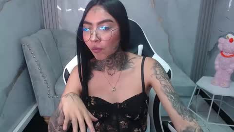 Snapshot of ashley_blum_v chatting on 09.18.25 ashley_blum_v online show from 09.18.25