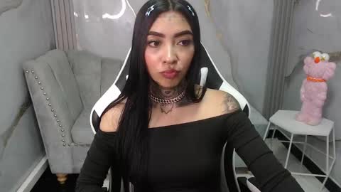 Snapshot of ashley_blum_v chatting on 10.03.25 ashley_blum_v online show from 10.03.25