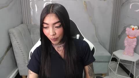 Snapshot of ashley_blum_v chatting on 10.14.25 ashley_blum_v online show from 10.14.25