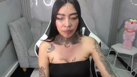 Snapshot of ashley_blum_v chatting on 10.18.25 ashley_blum_v online show from 10.18.25