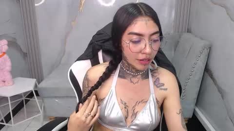 Snapshot of ashley_blum_v chatting on 10.31.25 ashley_blum_v online show from 10.31.25